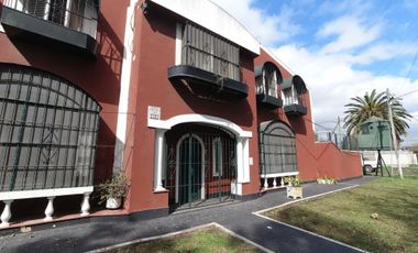 Chalet de 7 o más AMBIENTES ubicada a metros del centro de Corimayo.