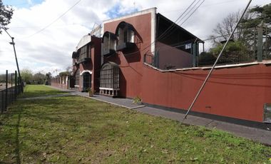 Chalet de 7 o más AMBIENTES ubicada a metros del centro de Corimayo.