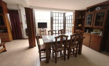 Chalet de 7 o más AMBIENTES ubicada a metros del centro de Corimayo.