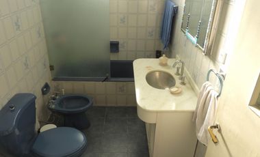 En Venta - Gran Chalet Apto Para Emprendimiento en Pleno Constitución