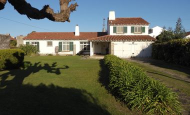 En Venta - Gran Chalet Apto Para Emprendimiento en Pleno Constitución