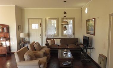 En Venta - Gran Chalet Apto Para Emprendimiento en Pleno Constitución