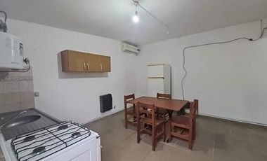 CASA EN ALQUILER (interna)- 2 DORMITORIOS - ubic.: Calle Moises Valentinuzzi 880, Rio Cuarto