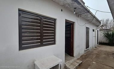 CASA EN ALQUILER (interna)- 2 DORMITORIOS - ubic.: Calle Moises Valentinuzzi 880, Rio Cuarto