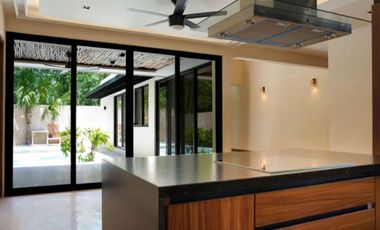 Casa con alberca privada, Jardin y cocina equipada, residencial de lujo con amen