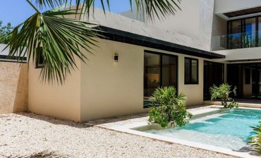 Casa con alberca privada, Jardin y cocina equipada, residencial de lujo con amen