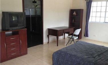 ALQUILER CASA AMOBLADA COLÓN