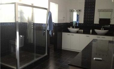 ALQUILER CASA AMOBLADA COLÓN