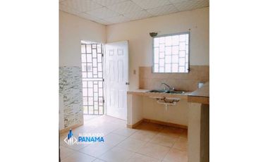 Se renta casa en Los Algarrobos, David. Negociable!