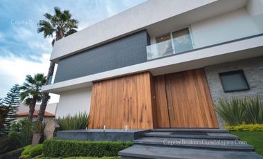 Casa de  lujo con alberca Virreyes Residencial. Zona Andrares.