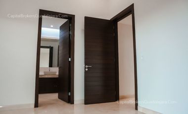 Casa de  lujo con alberca Virreyes Residencial. Zona Andrares.