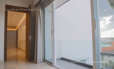 Casa de  lujo con alberca Virreyes Residencial. Zona Andrares.