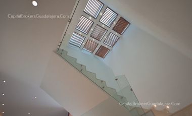 Casa de  lujo con alberca Virreyes Residencial. Zona Andrares.