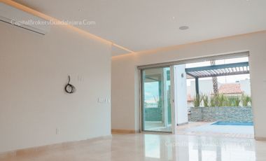 Casa de  lujo con alberca Virreyes Residencial. Zona Andrares.