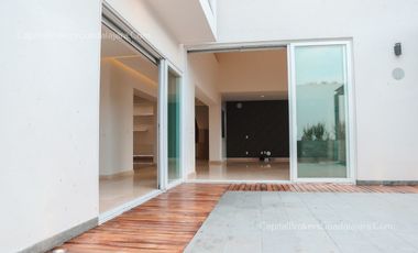 Casa de  lujo con alberca Virreyes Residencial. Zona Andrares.