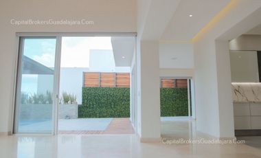 Casa de  lujo con alberca Virreyes Residencial. Zona Andrares.