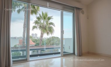 Casa de  lujo con alberca Virreyes Residencial. Zona Andrares.