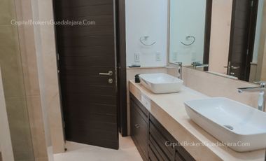 Casa de  lujo con alberca Virreyes Residencial. Zona Andrares.
