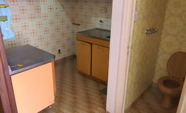 IMPERDIBLE PROPIEDAD A REFACCIONAR EN VENTA EN MICRO CENTRO DE POSADAS. OPORTUNIDAD PARA COMERCIANTES E INVERSORES.-