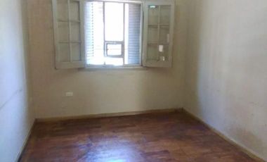 IMPERDIBLE PROPIEDAD A REFACCIONAR EN VENTA EN MICRO CENTRO DE POSADAS. OPORTUNIDAD PARA COMERCIANTES E INVERSORES.-