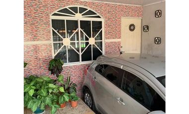 Sea Confiable Vende Casa en Urbanización Torremolinos