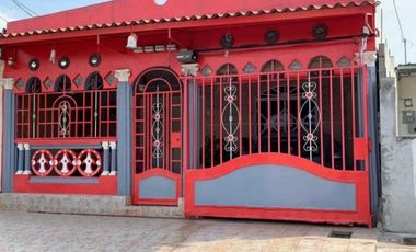 Sea Confiable Vende Casa en Urbanización Torremolinos