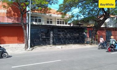 Disewakan Rumah Bangunan 2 Lantai di Jl. Barata Jaya, Surabaya