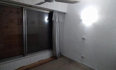 VENTA DE PH AL FONDO - 2 AMBIENTES - A METROS DE HIPOLITO YRIGOYEN - REMEDIOS DE ESCALADA - POSIBILIDAD DE COMPRA DE PH AL FRENTE - FOT 2.5 - ZONIFICA