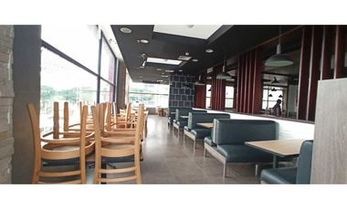 Se Alquila Local de 424mt2 en Condado del Rey