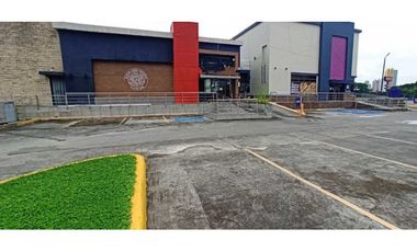 Se Alquila Local de 424mt2 en Condado del Rey