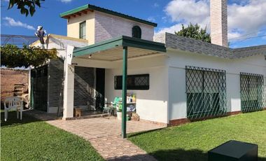 VTA DE CASA Y DPTO BARRIO  ZAPATO -CAPILLA DEL MONTE-CORDOBA