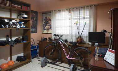 Casa en venta 6 ambientes con cochera en Florida Oeste