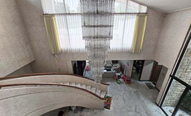 Rumah Raya Kertajaya Indah Surabaya Timur, Mewah, Cocok untuk Usaha Commercial, Dekat Galaxy Mall