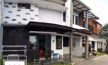 Rumah 2 Lantai Luas 80 di Simpang Sulfat kota Malang