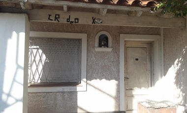 OPORTUNIDAD CASA DE 3 AMBIENTES A RECICLAR