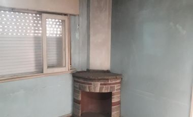 OPORTUNIDAD CASA DE 3 AMBIENTES A RECICLAR