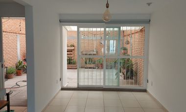 Excelente casa en Rente Paseo de las Arboledas por Jacarandas