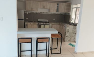 Excelente casa en Rente Paseo de las Arboledas por Jacarandas