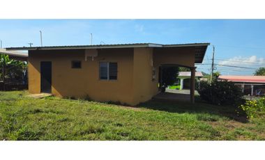 VENDO CASA EN ALGARROBOS