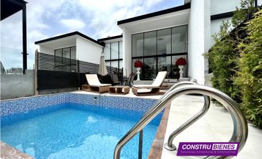 Casa moderna, amoblada con piscina en Urb. Ciudad del Mar