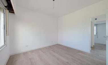 Venta - Casa - 4 dormitorios -   Rosario