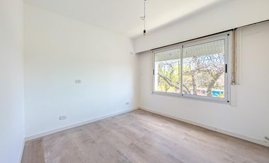 Venta - Casa - 4 dormitorios -   Rosario