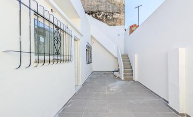 Venta - Casa - 4 dormitorios -   Rosario