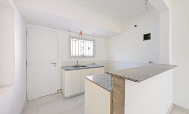 Venta - Casa - 4 dormitorios -   Rosario