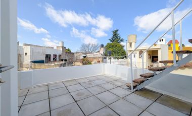 Venta - Casa - 4 dormitorios -   Rosario