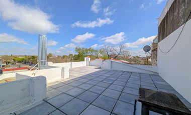 Venta - Casa - 4 dormitorios -   Rosario