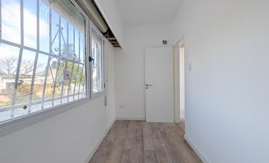 Venta - Casa - 4 dormitorios -   Rosario