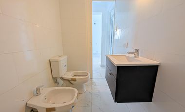 Venta - Casa - 4 dormitorios -   Rosario