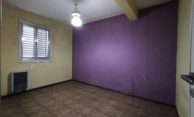 DEPARTAMENTO 4 AMBIENTE, 3 DORM. EN BARRIO SAN ISIDRO, COLECTORA CARREFOUR 2 ° PISO ESCALERA EXPENSAS $ 2000.-