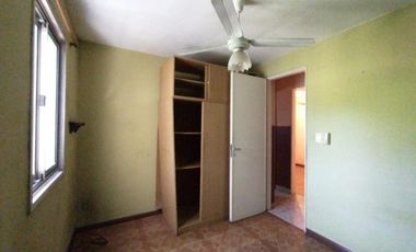 DEPARTAMENTO 4 AMBIENTE, 3 DORM. EN BARRIO SAN ISIDRO, COLECTORA CARREFOUR 2 ° PISO ESCALERA EXPENSAS $ 2000.-